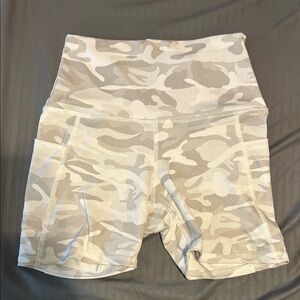 Camo High-Waisted Women's Bike Shorts
